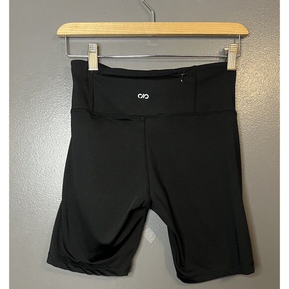 Infinite Performance Women’s Small Athletic Black Shorts Zip Pocket 8” Inseam - Picture 1 of 6